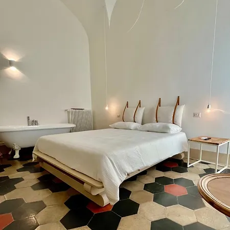 La Cocca Via Saffi, Con Vasca In Βιτέρμπο